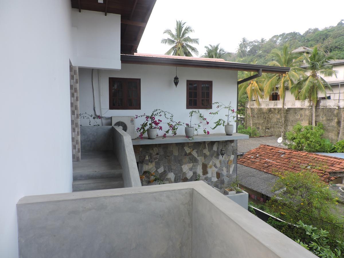 Asantha Guest House Unawatuna Eksteriør billede